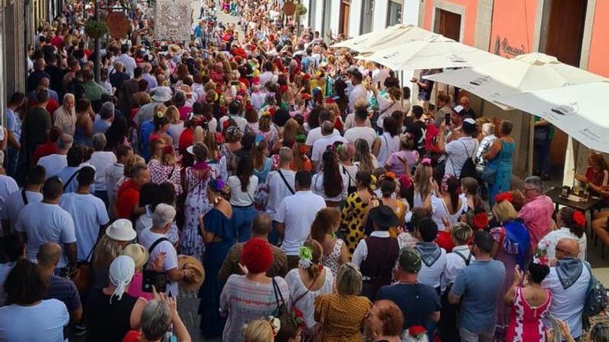 La peregrinación del Rocío congrega en Teror a cientos de romeros