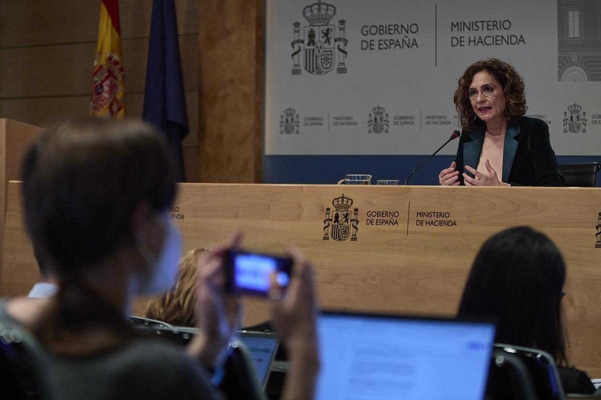 El Govern aplicarà la pujada d’impostos més tard del 2023 si la recuperació es retarda