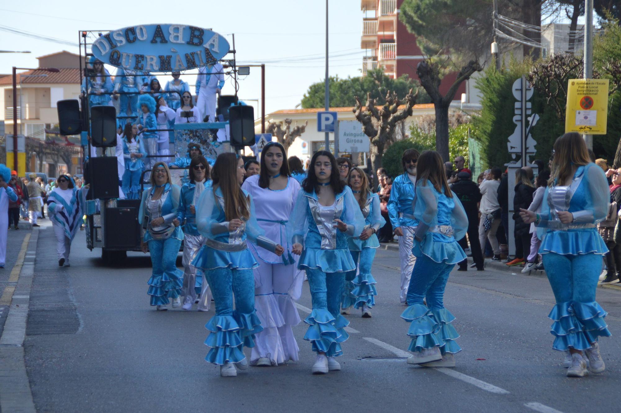 L'Escala vibra amb una rua de carnaval carregada d'imaginació