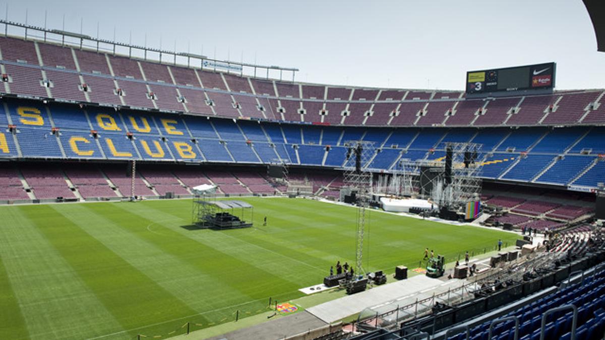 Preparativos del 'Concert per la Llibertat', en el Camp Nou, el pasado jueves.