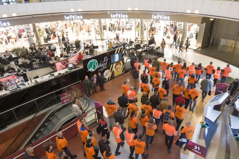 Este sábado, los trabajadores convocan una concentración en la plaza de María Pita.