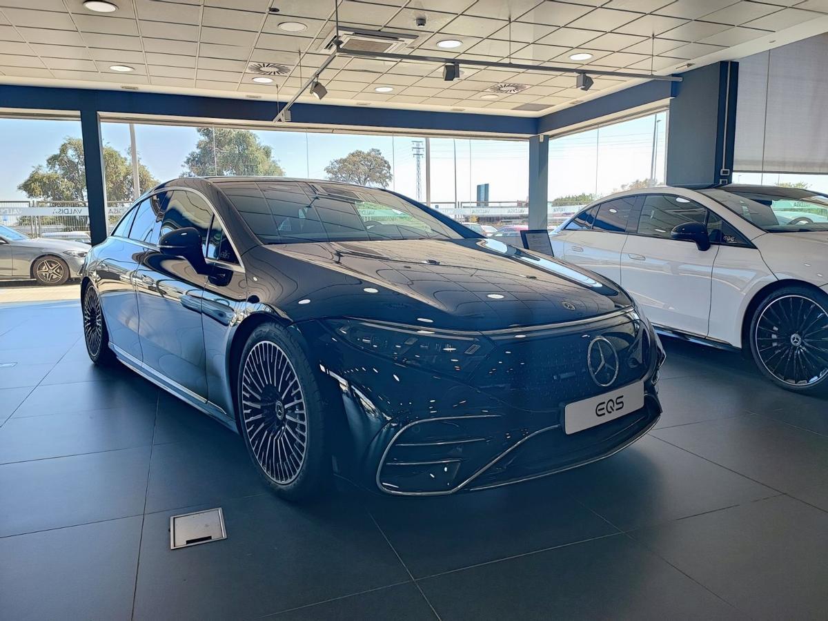 Mercedes EQS (eléctrico).