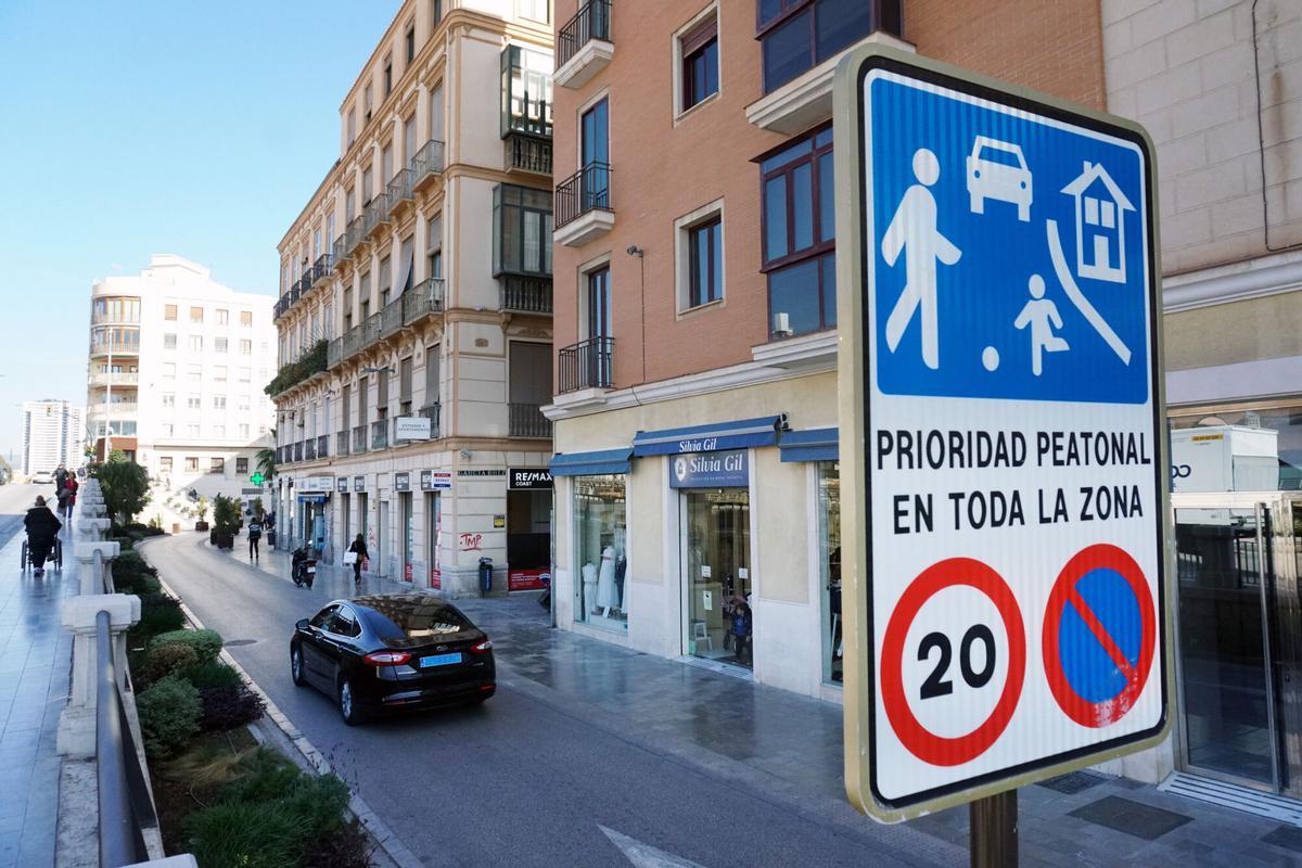 Así vive la calle Carretería después de un año de las obras de reurbanización