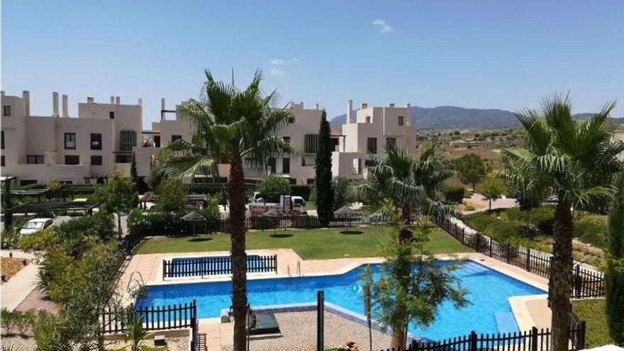 Oportunidad inmobiliaria en Murcia: precioso piso luminoso con terraza y piscina por 98.900 euros