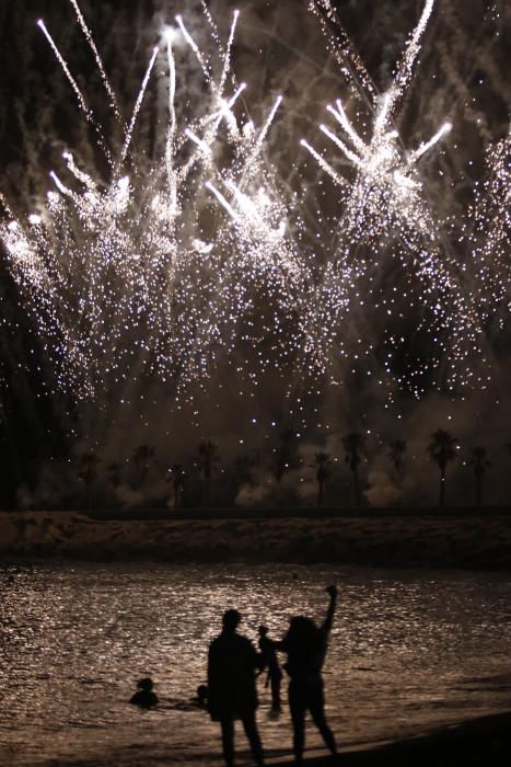 El pregón y los fuegos abren la Feria de Málaga 2019