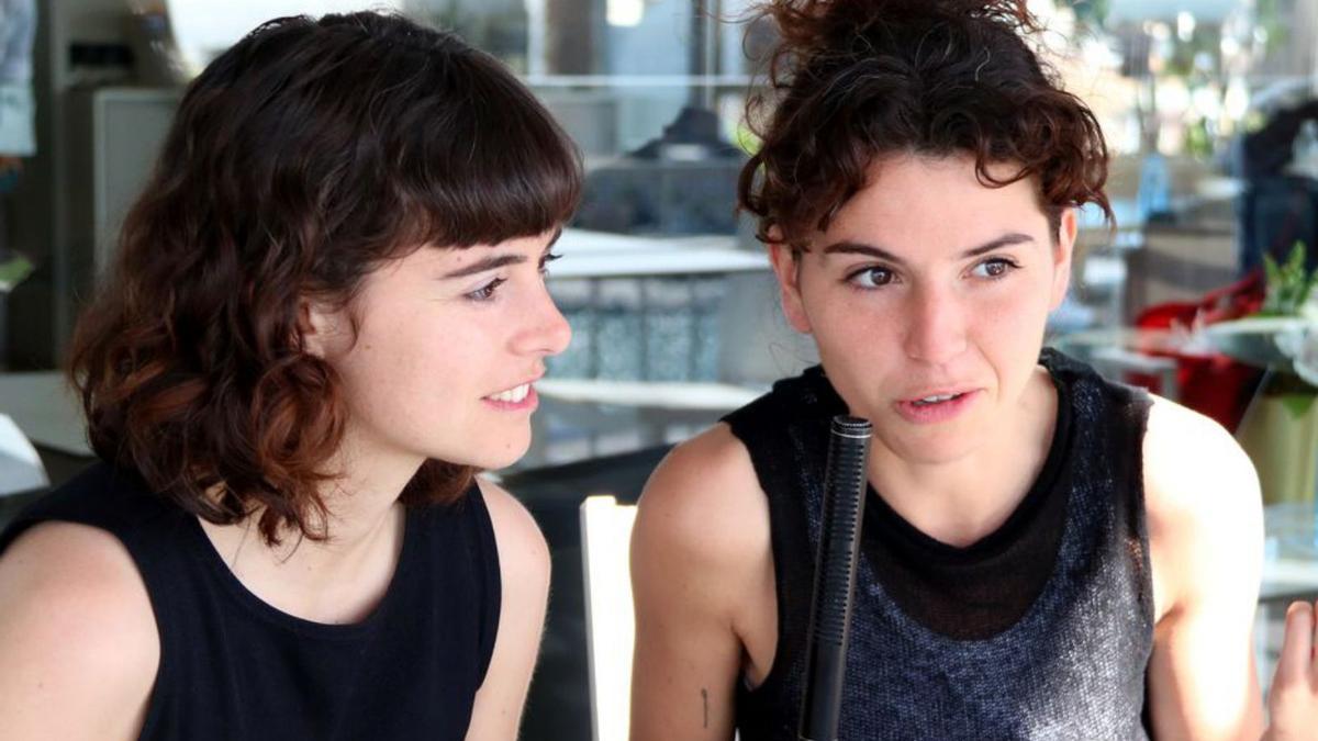 Joana i Mireia Vilapuig protagonitzen «selftape».  | ACN