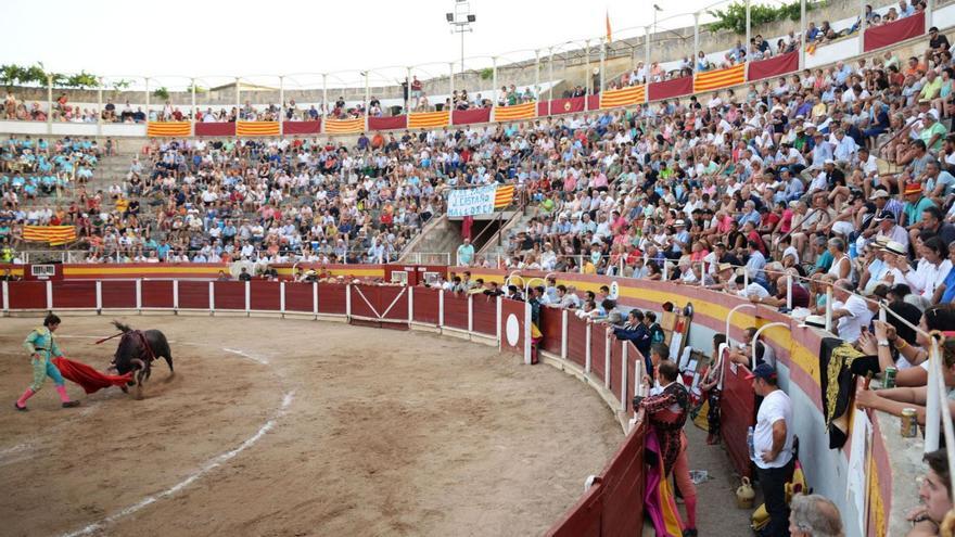 La plaza de toros de La Monumental de Muro, durante una pasada corrida.