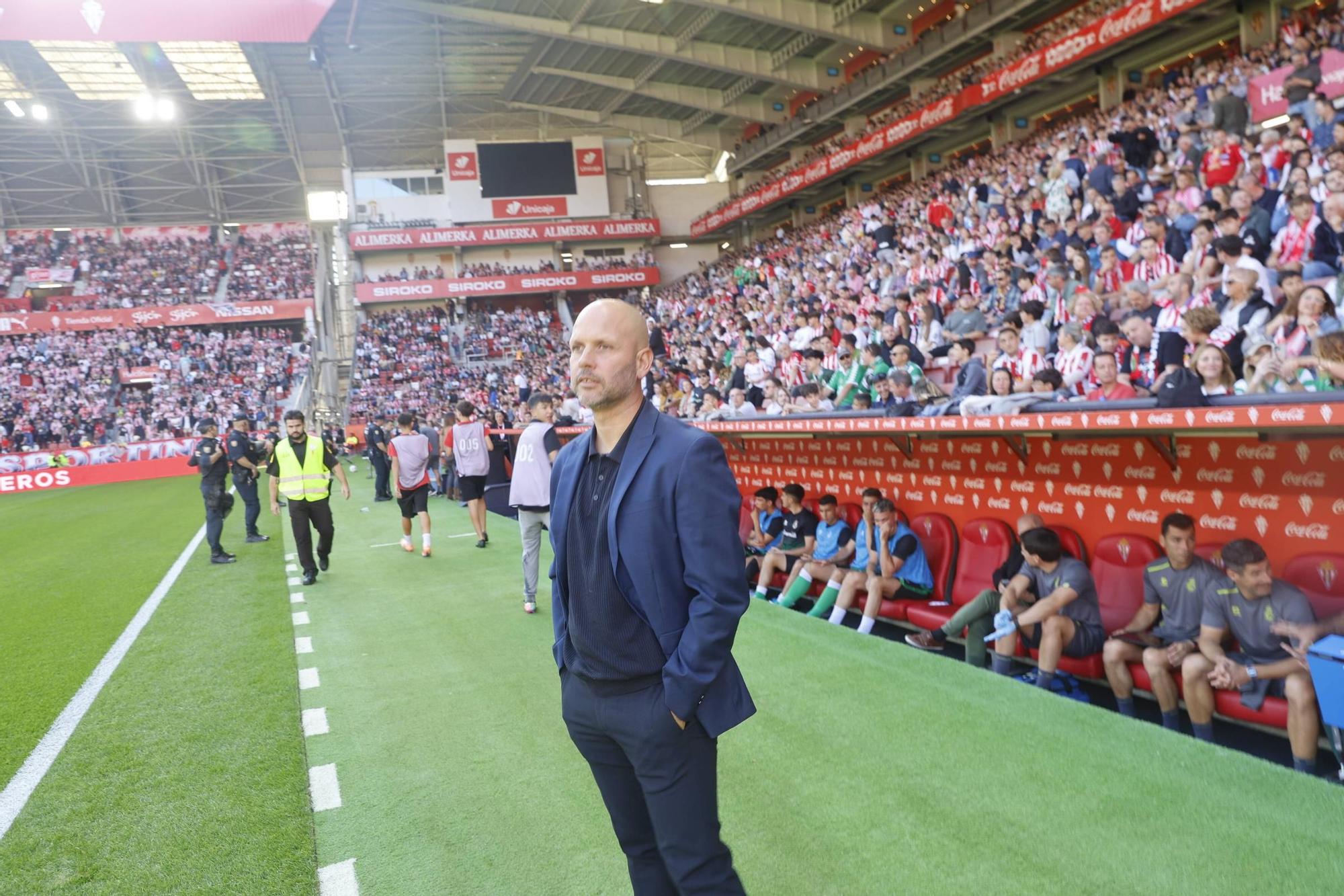 EN IMÁGENES: El partido del Sporting- Racing de Santander en El Molinón