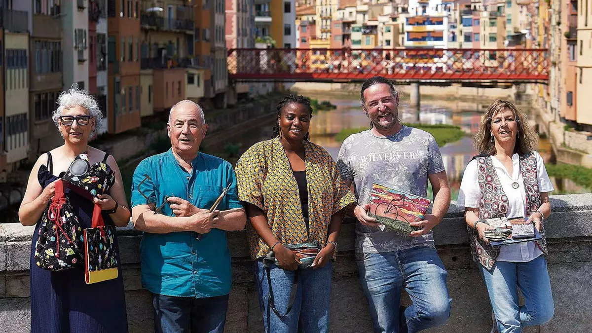 Trenta anys de l’únic mercat 100% artesanal de Girona