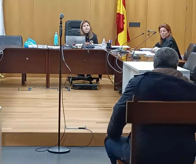 Condenado por bajar a su hijo del tobogán agarrándolo del pelo y por golpearlo en la boca