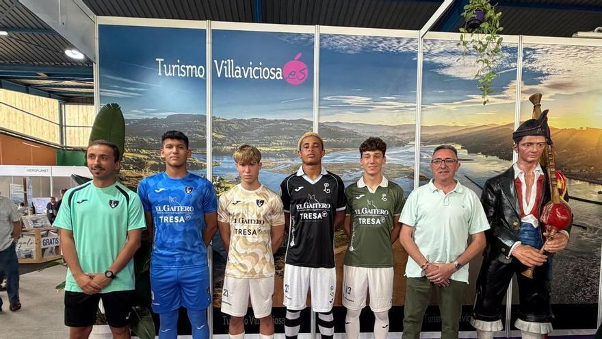 El Lealtad presenta la equipación para la nueva temporada con la vista puesta en el regreso a Segunda Federación