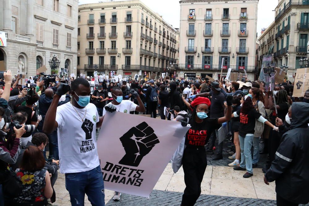 Unes 3.000 persones es concentren a Barcelona "contra el racisme i per les vides negres"