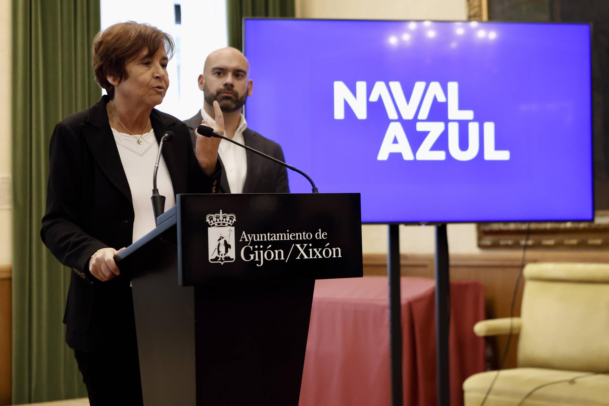 La comparecencia de Carmen Moriyón por Naval Gijón, en imágenes