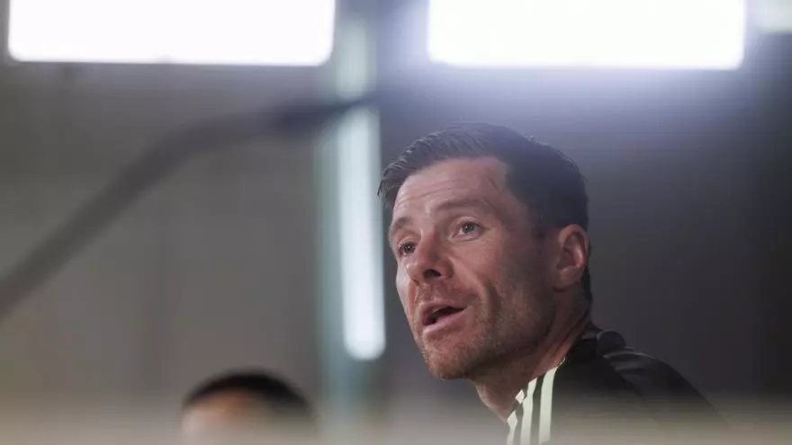 Xabi Alonso, en titulares: "Valverde está bien, y preparado para el partido"