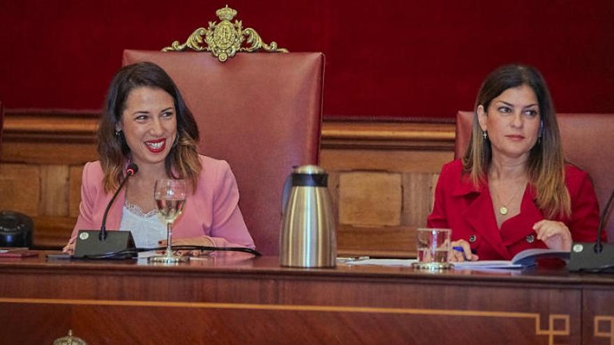 Patricia Hernández (i) y Matilde Zambudio (d).