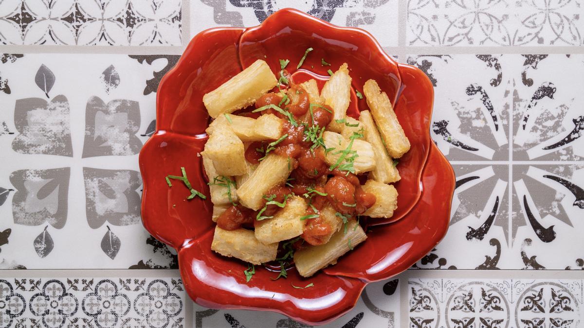 Patatas bravas de La Burbujería (Madrid).