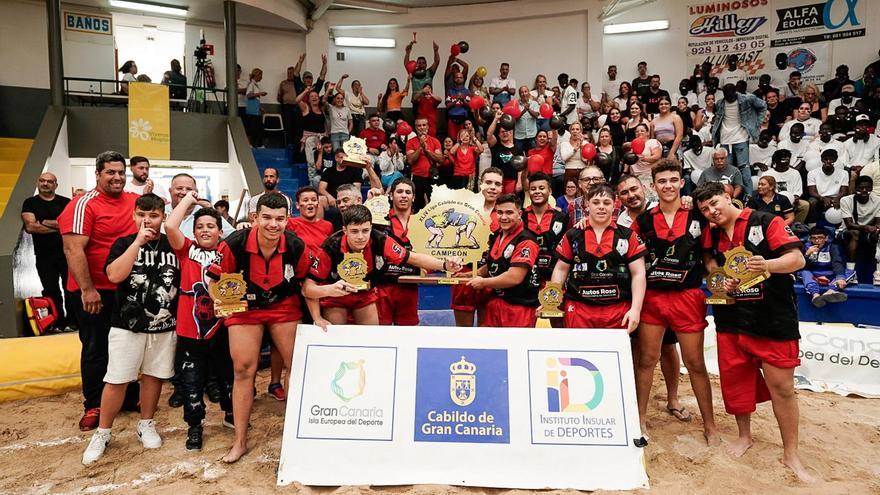 La afición vibra con las finales de la Liga Cabildo de Gran Canaria de Lucha Canaria