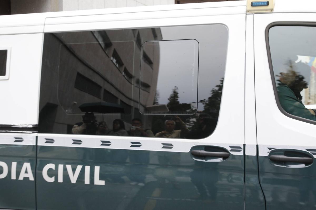 El matrimoni empresonat per tancar quatre anys els seus fills comprava per internet moltes medicines contra el TDA El matrimoni empresonat per tancar quatre anys els seus fills comprava per internet moltes medicines contra el TDA