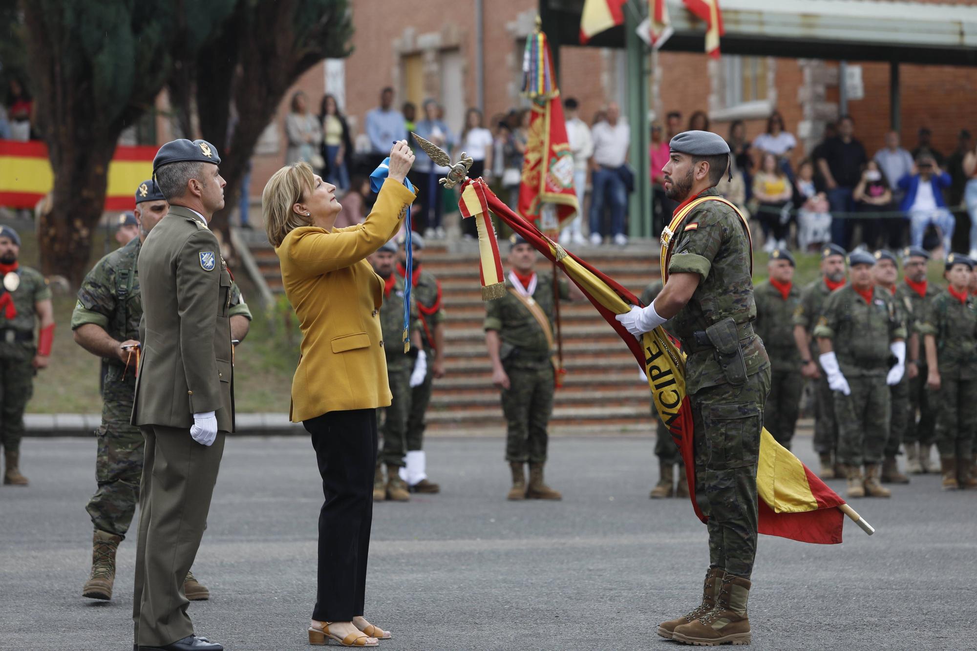 Parada militar en el acuartelamiento "Cabo Noval"