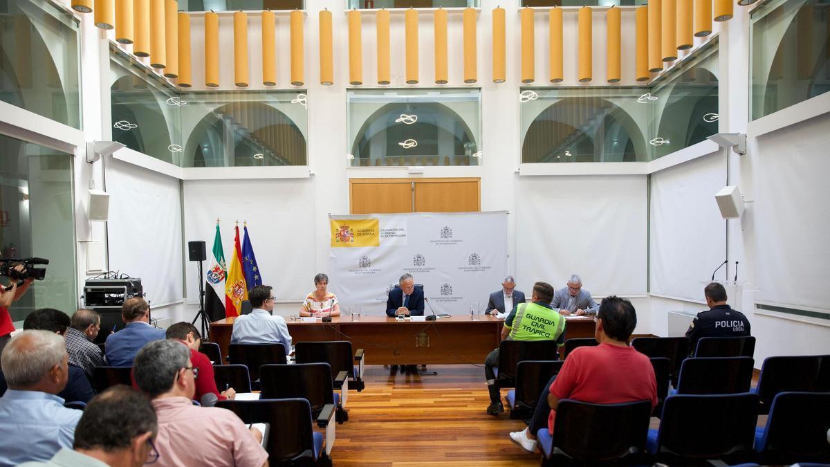 Imagen de la reunión de Seguridad Vial en el Transporte Tomate 2026, esta mañana en Badajoz