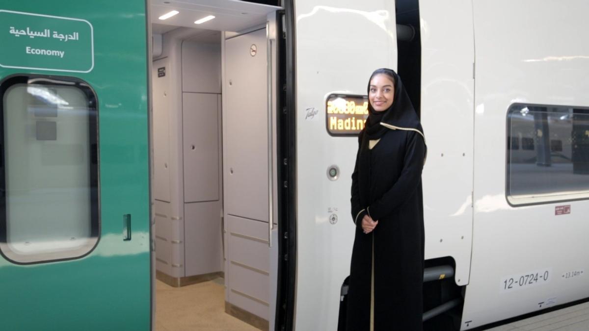 Una mujer saudí en el 'AVE a la Meca'.