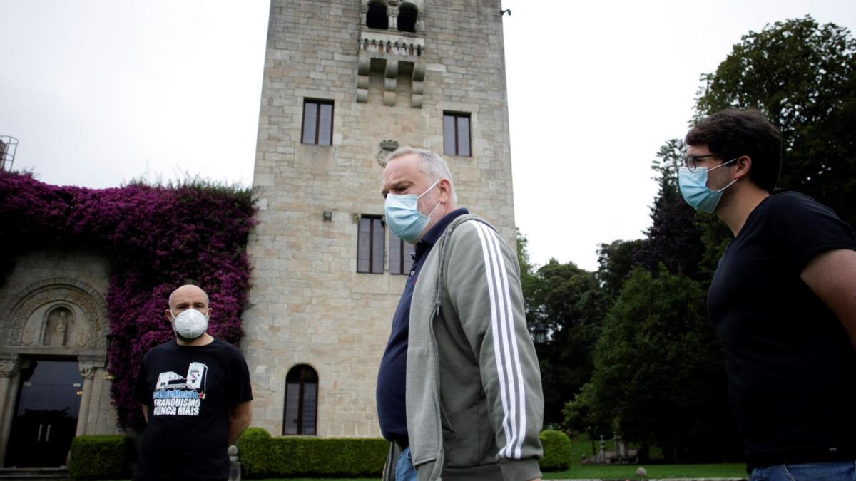 Representantes de los &#039;19 de Meirás&#039; visitan el pazo