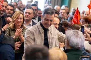 Pedro Sánchez arropa a Pilar Alegría en el mitin de Huesca
