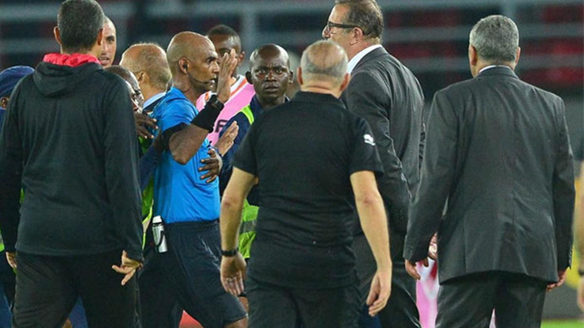 El colegiado señaló un penalti inexistente a favor de Guinea Ecuatorial