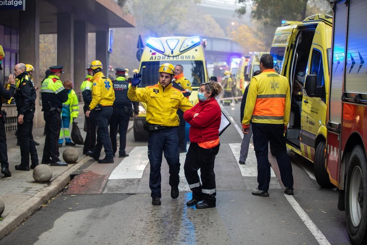 Decenas de heridos por un choque de trenes en Barcelona