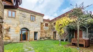 Un pazo del siglo XVI rehabilitado en A Costa da Morte busca nuevo dueño por 470.000 euros