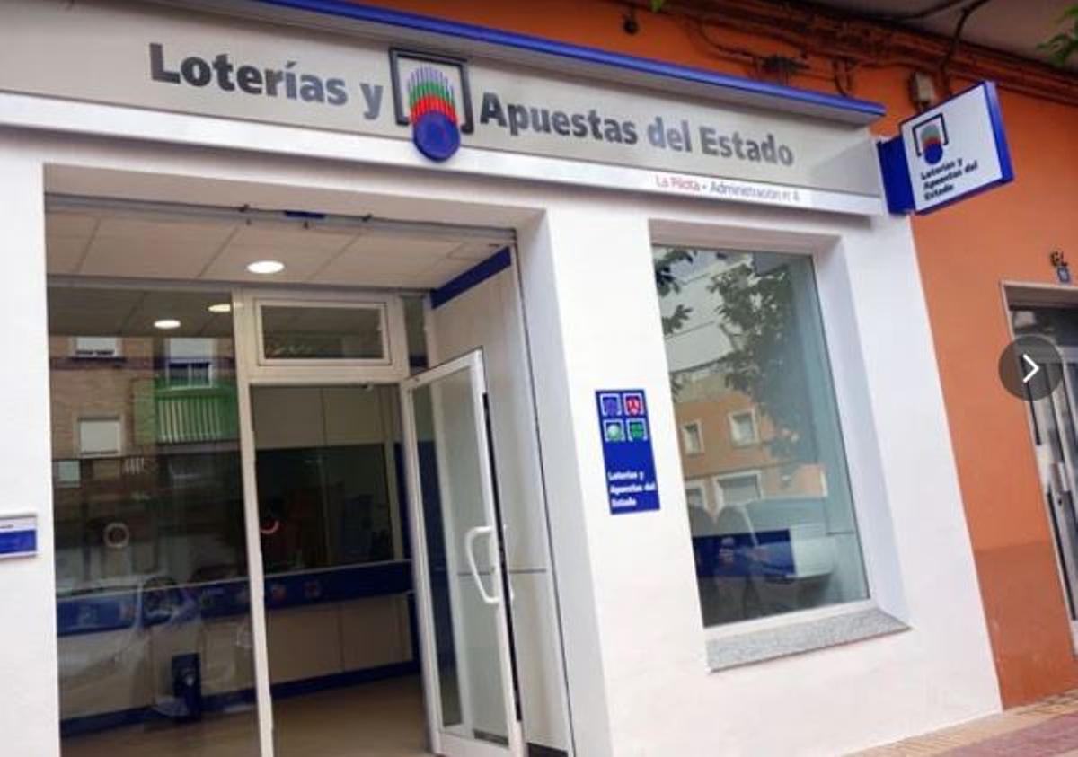 Fachada de la Administración de loterías número 4 de Carcaixent.