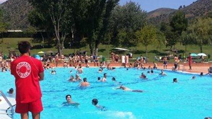 Les dutxes de la piscina d&#039;Olesa de Montserrat