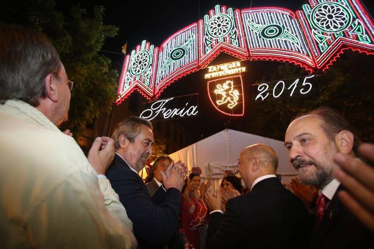 La calle Moret se ilumina con la feria