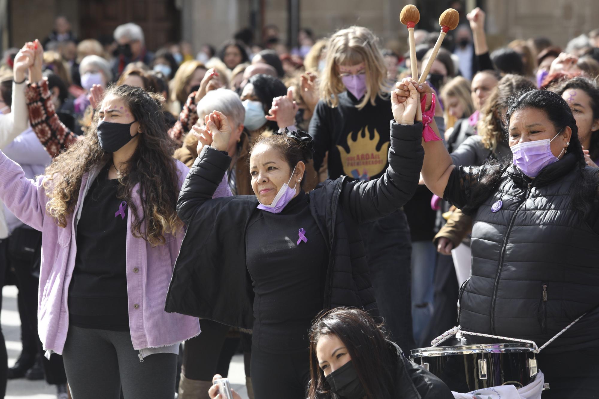 EN IMÁGENES: Así se vivió el Día de la Mujer (8M) en Avilés