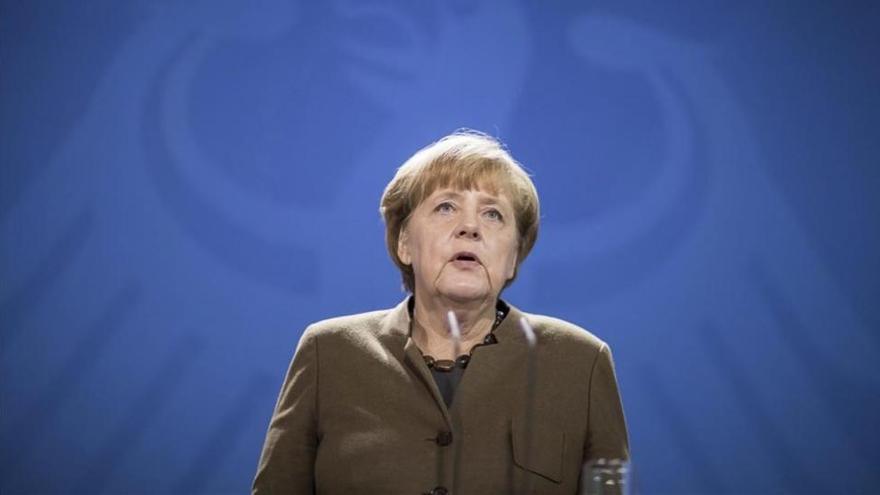 Merkel afirma que el valor del euro no favorece a Alemania