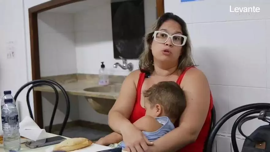 Carolina Grande, vecina de Azuébar en Segorbe: "No sabemos cuándo volveremos a casa"