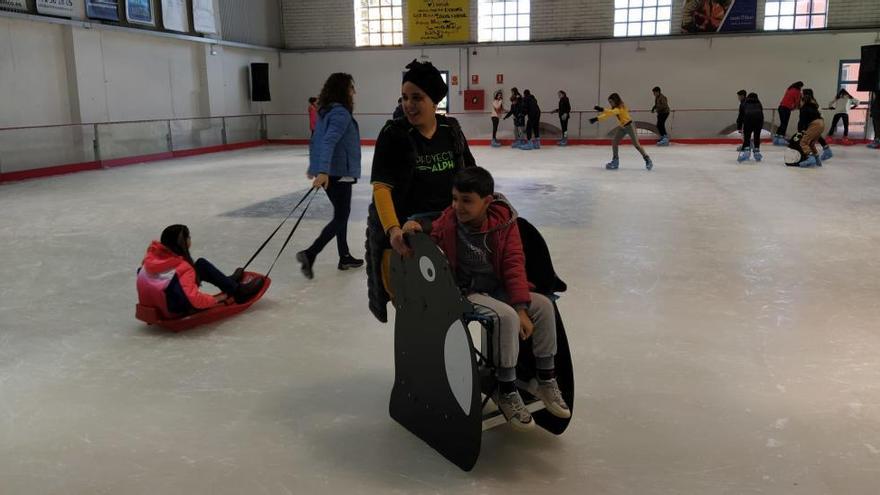 Cap persona sense poder patinar sobre gel a Palafrugell