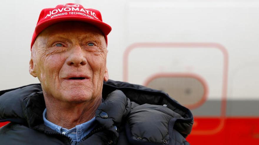 Niki Lauda, &quot;extremadamente grave&quot; tras un trasplante de pulmón