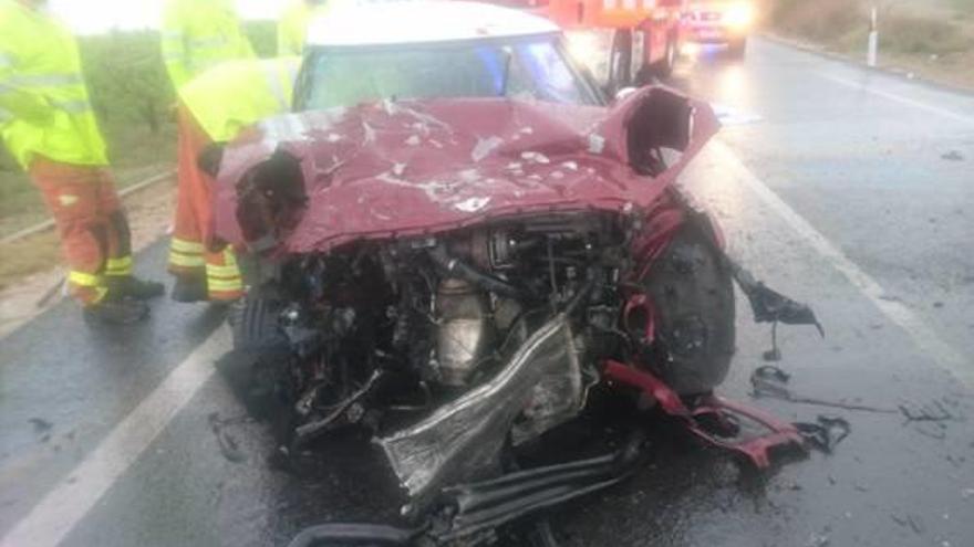 Dos jóvenes fallecen tras un choque frontal en la carretera de Algemesí