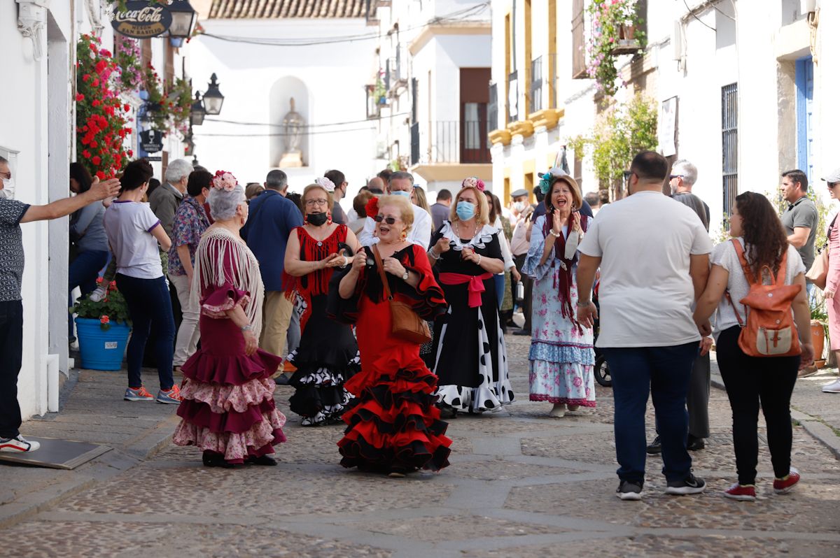 Córdoba se llena de turismo en el fin de semana de las Cruces de Mayo