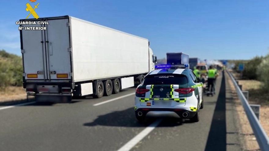 La Guardia Civil de Cáceres detiene al conductor de un camión que septuplicaba la tasa de alcohol permitida