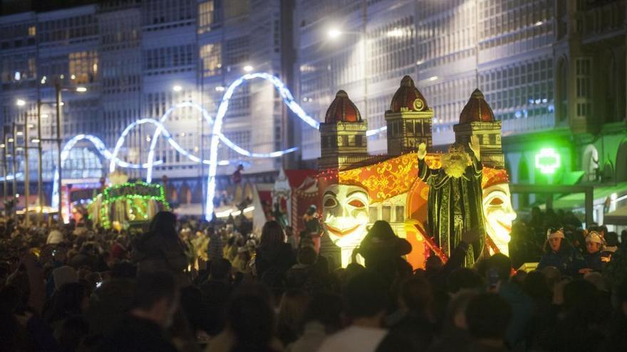 Cabalgata de Reyes 2017 a su paso por la Marina.