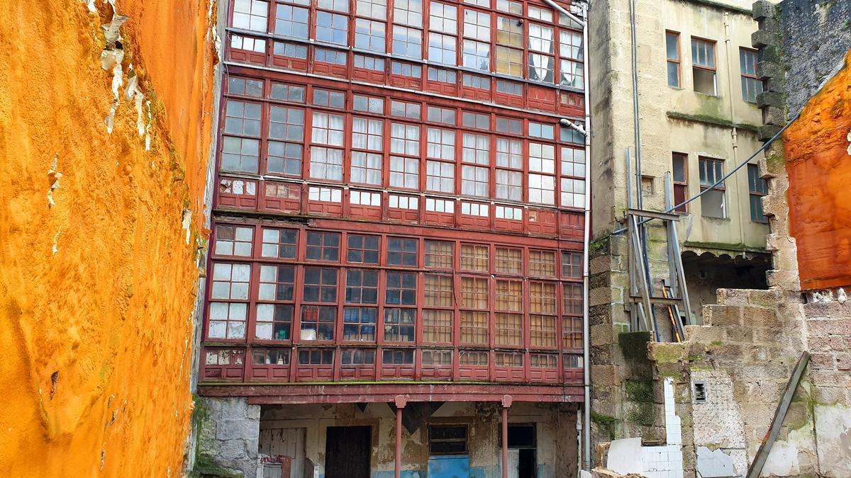 Un edificio en ruinas.