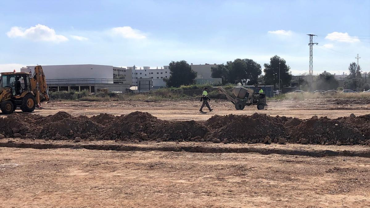 La empresa alicantina Pumptrack Park S.L. ha iniciado las obras de construcción del circuito para bicicletas BMX en Almassora.