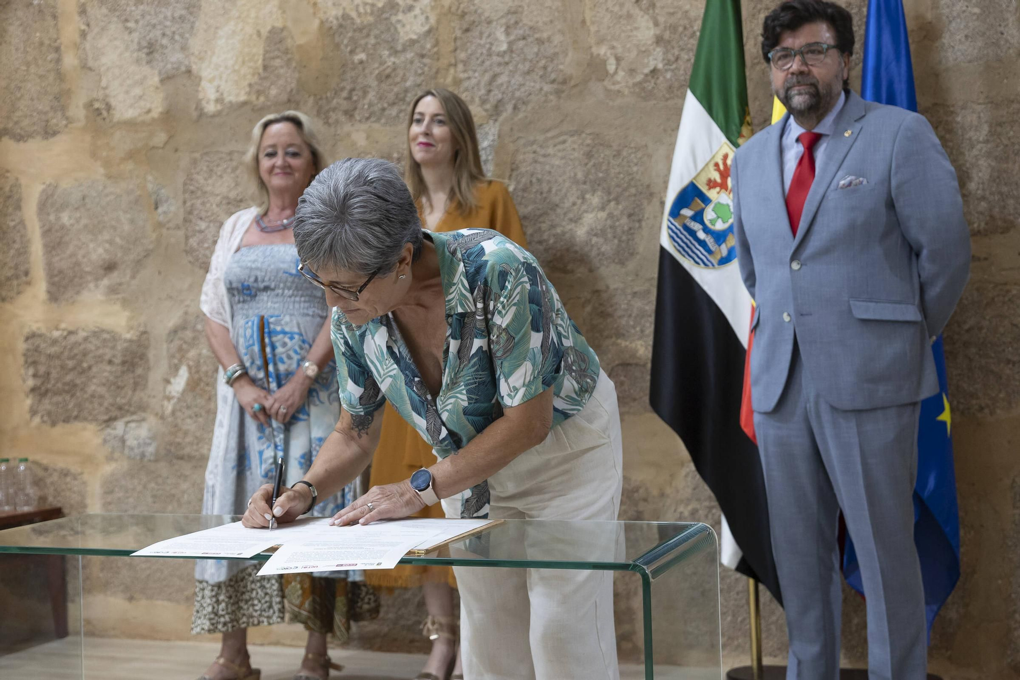 Así ha sido la firma del plan de empleo de Extremadura