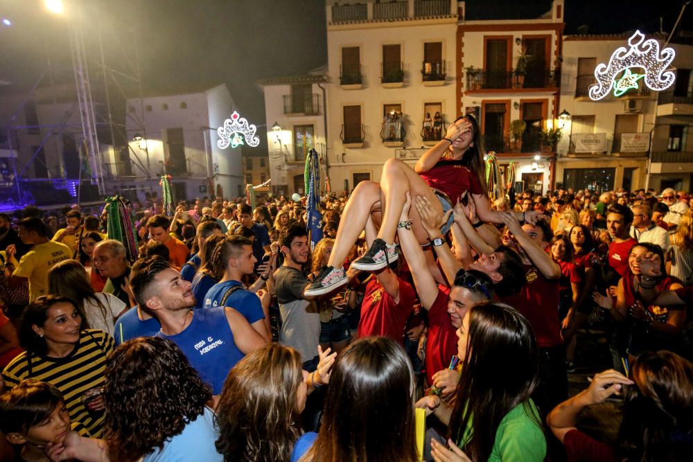 La «Entrà de Penyes» abre el programa en honor a la Virgen de la Asunción y San Roque