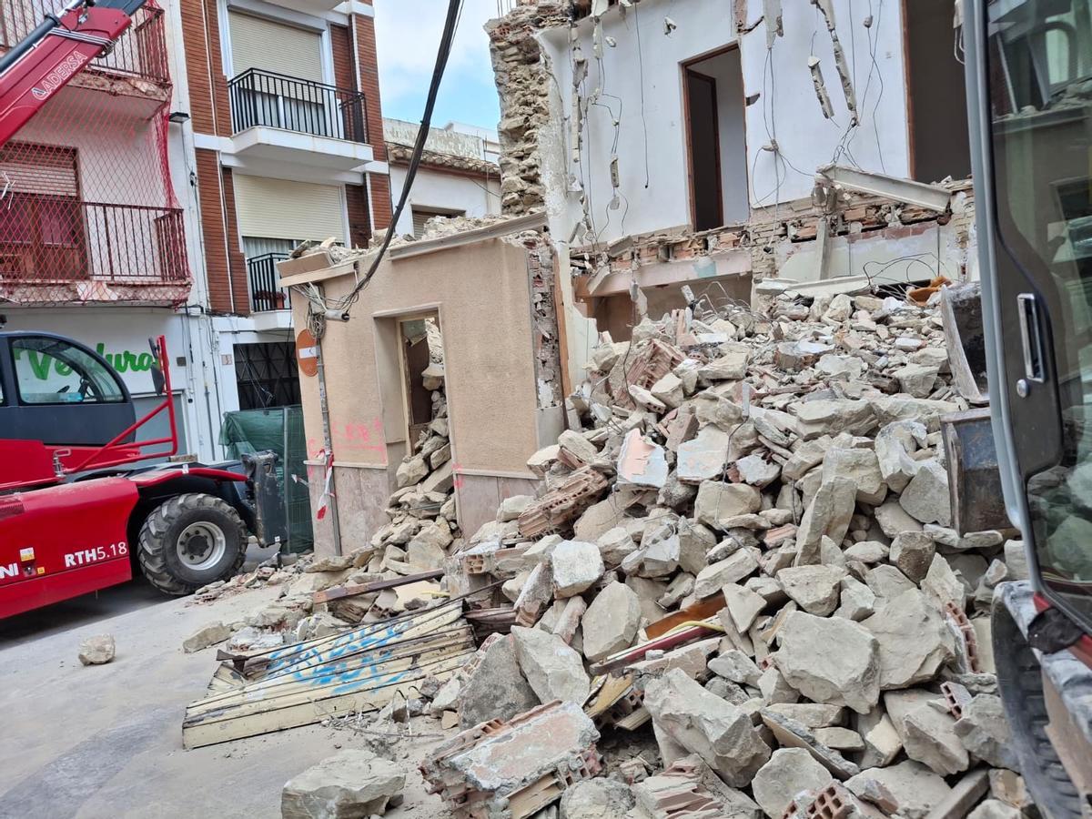 Las obras de demolición y el abudante escombro