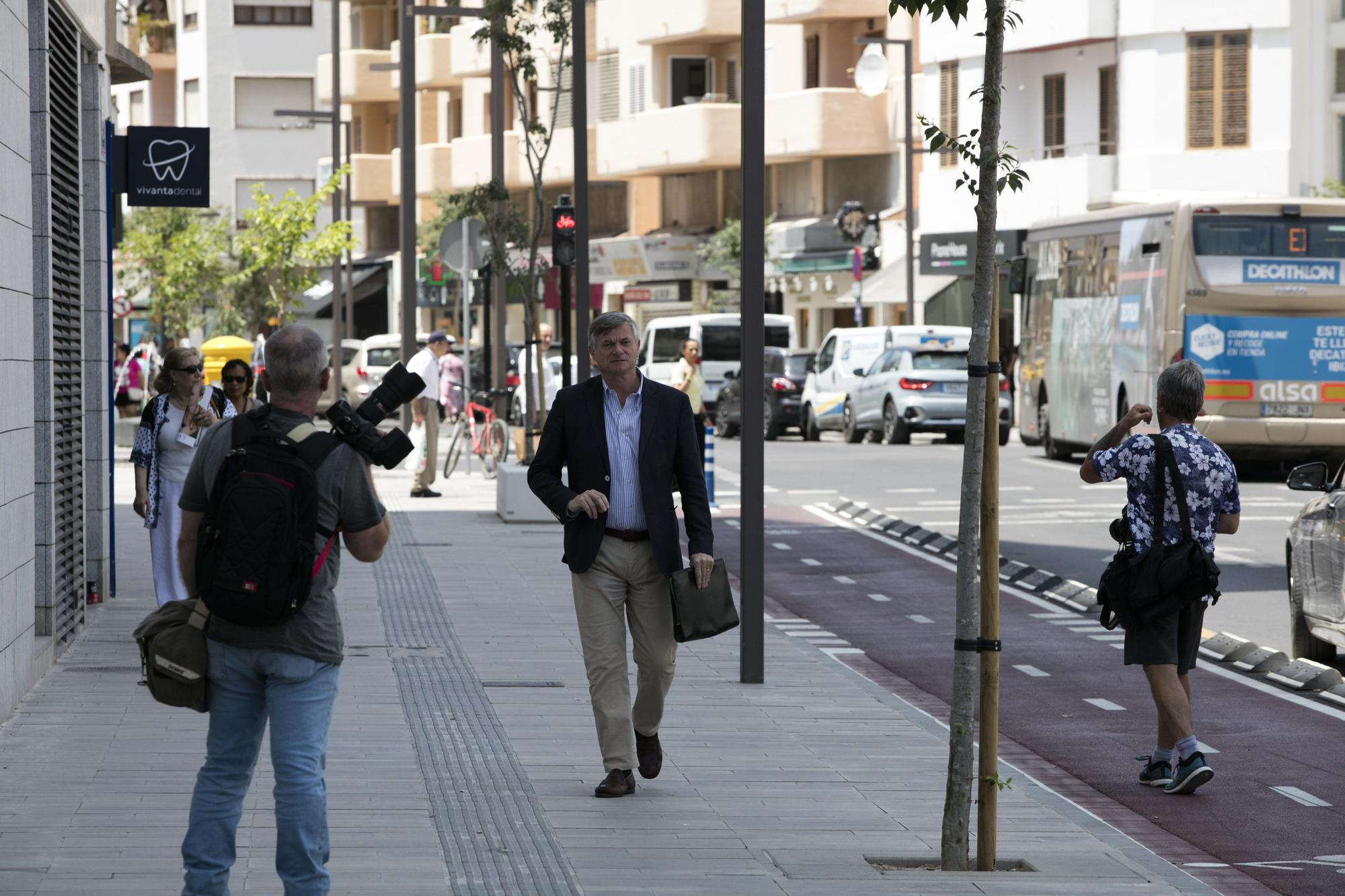 Galería de imágenes de la llegada de los detenidos por la trama de corrupción urbanística de Sant Josep al juzgado de Ibiza