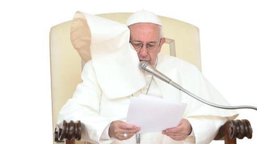 El papa pide combatir el &quot;cáncer&quot; de la corrupción