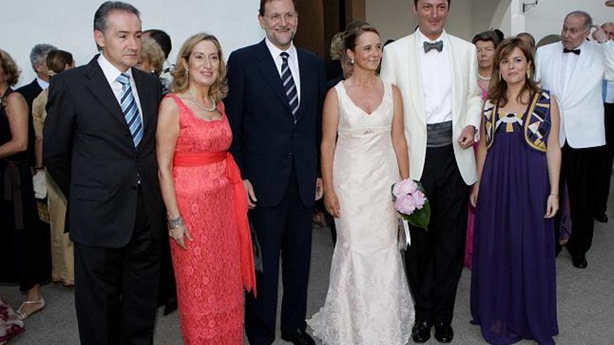 José Suarez, Ana Pastor, Mariano Rajoy, Mónica Ridruejo, Santiago Cervera y Soraya Saéz de Santamaría.